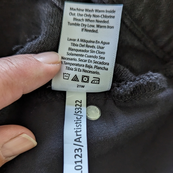 Free Assembly, 90's straight leg jean, distressed, size 10 - Picture 9 of 13